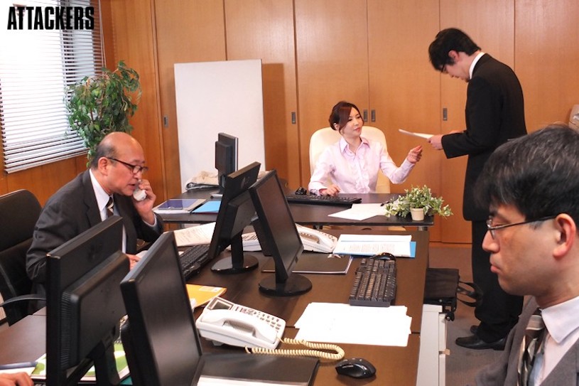 图片[2]-里美尤利娅经典作品SHKD-744封面及剧情图片介绍-星玉馆