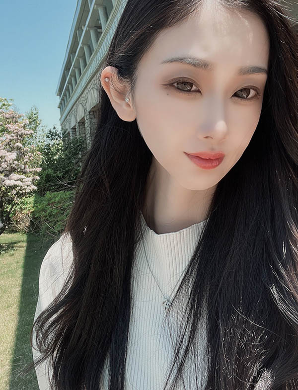 图片[2]-魅惑人妻《小松杏》精选作品推荐封面及剧情图片介绍-星玉馆