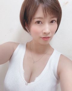 作品超过100部《奥田咲》精选作品推荐封面及剧情图片介绍-星玉馆