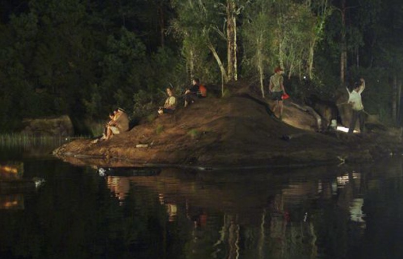 鳄影惊心，银幕深渊中的人鳄生死博弈-星玉馆